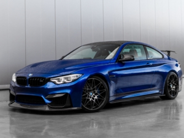 メタリックブルーのBMWの写真。カスタム事例Hはこちら。